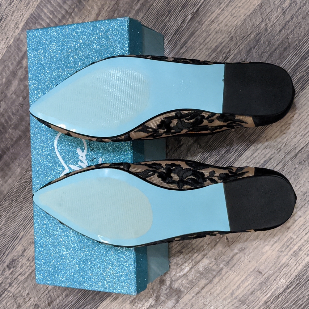 Betsey Johnson flats NWOT